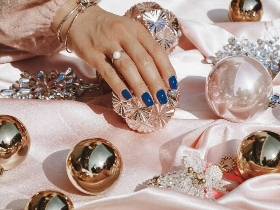 blue nails winter nail trends blue nails winter nail trends