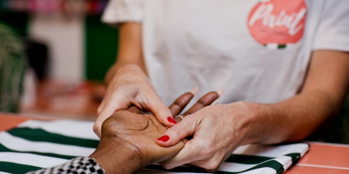 luxury-manicure-hand-massage